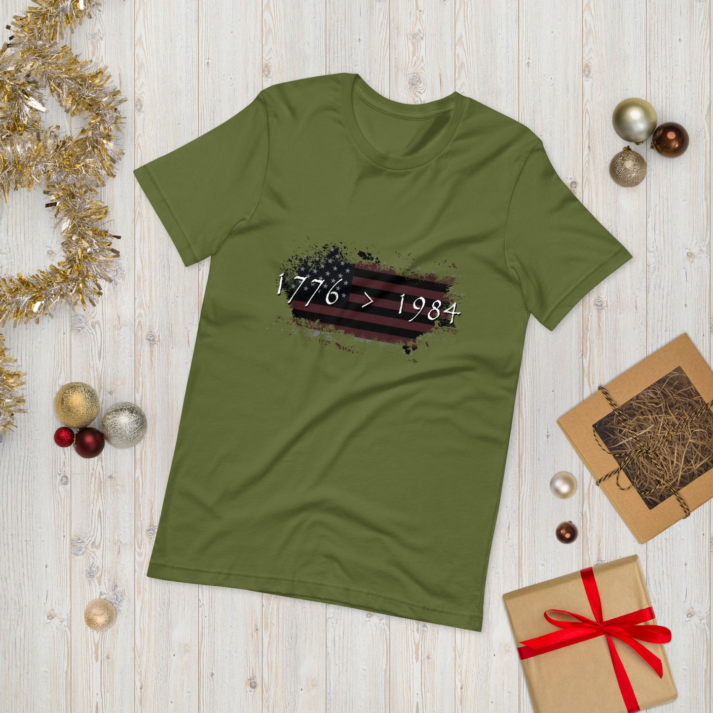 1776 > 1984 Men’s T-Shirt – Distressed American Flag Graphic Tee for Free Thinkers